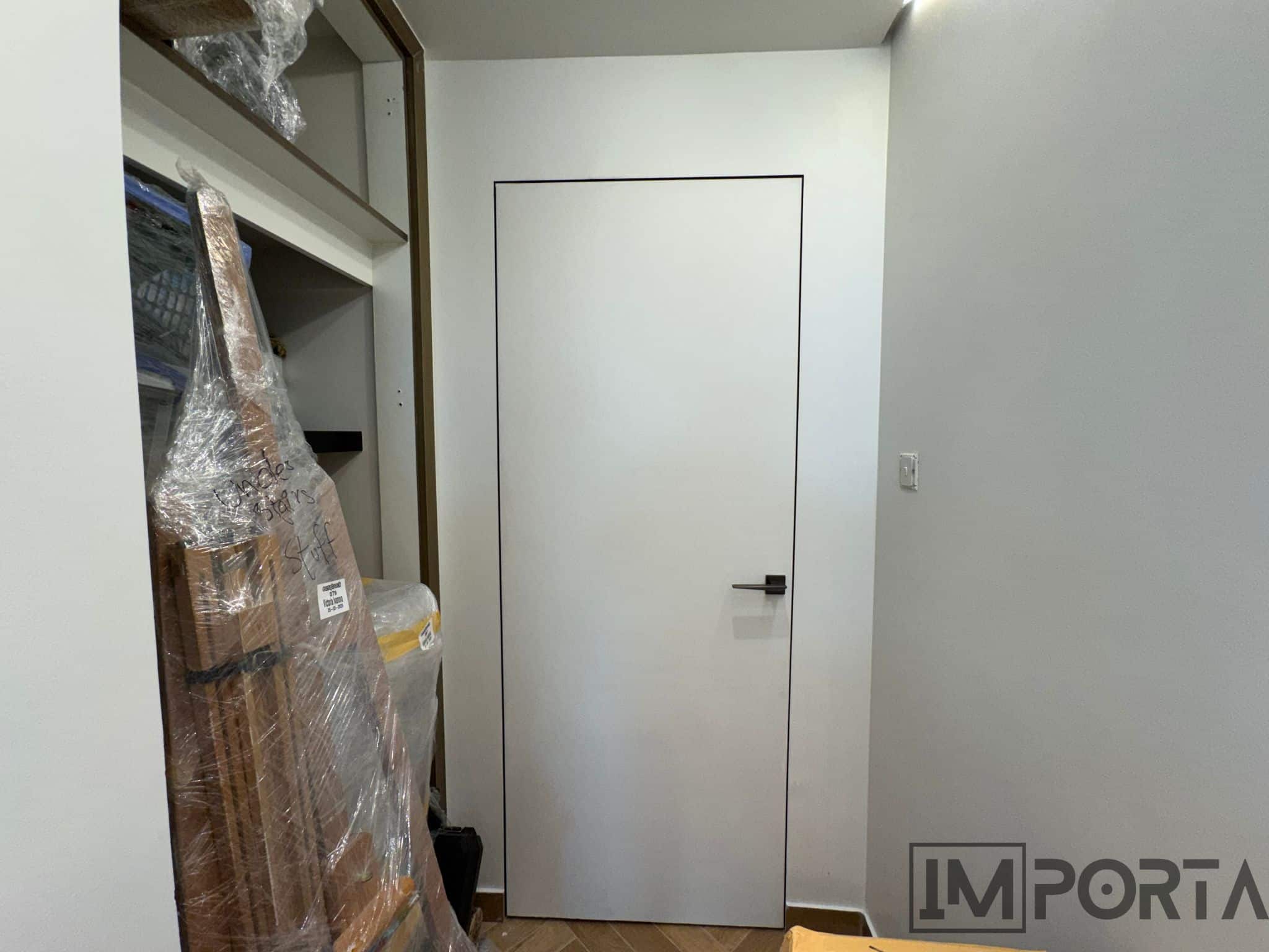 luxury-concealed-white-door-aluminum-frame-gold-edge.jpg
