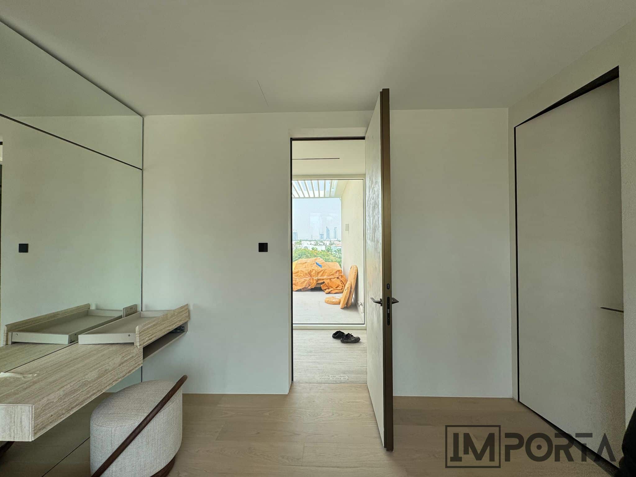 PU Painted Doors with Timeless Gold Profiles