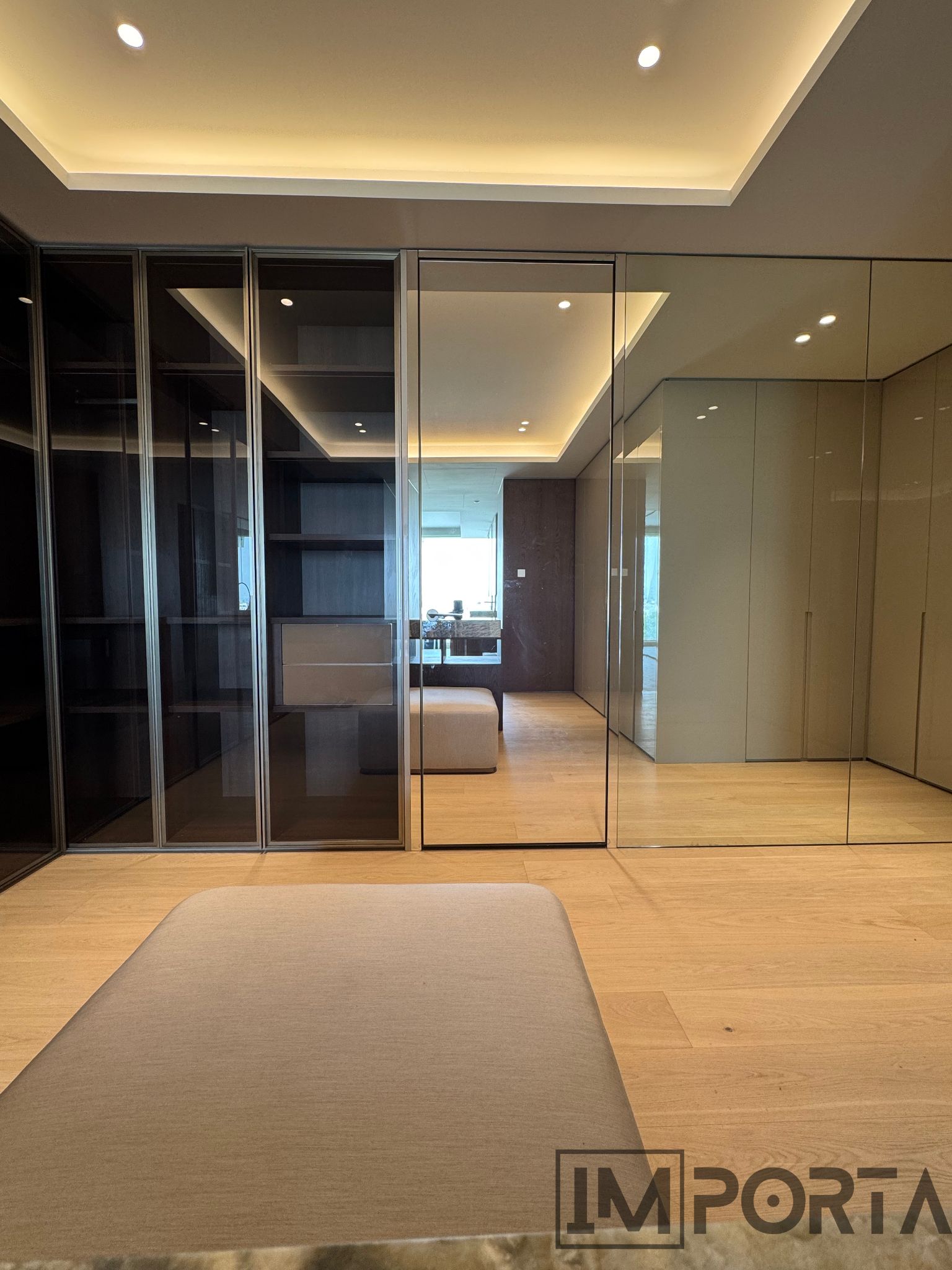 luxury-mirror-door-flush-design-uae.jpg