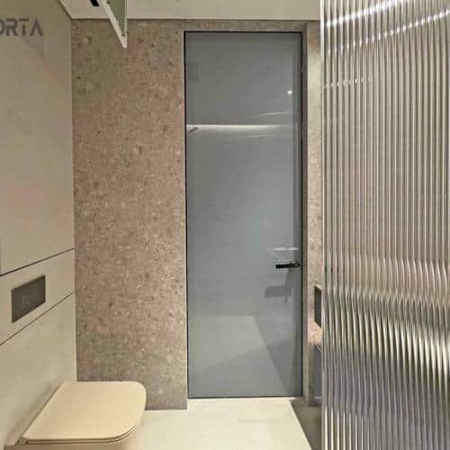 باب زجاجي مقسّى بدون إطار مخفي