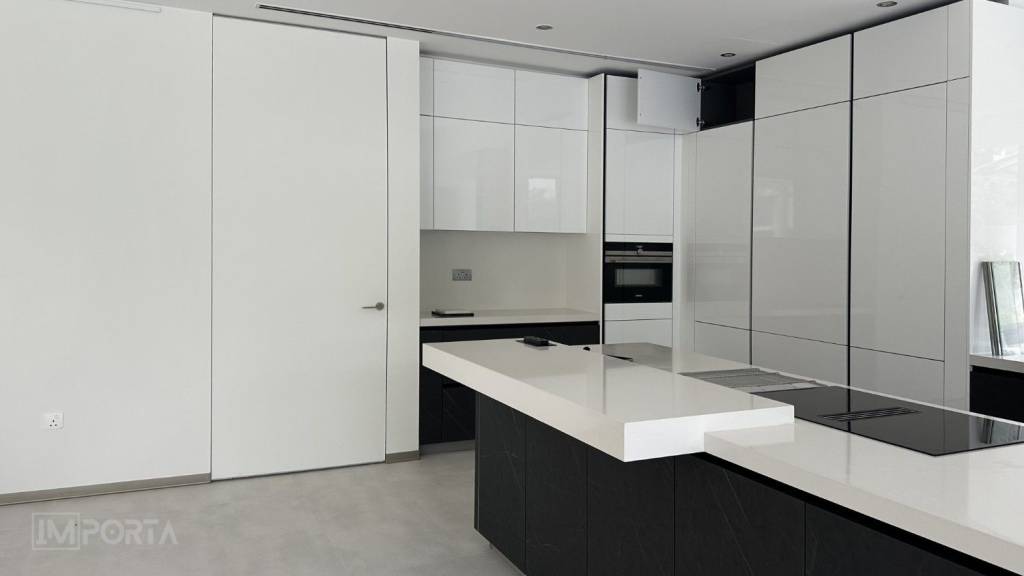 importa tall doors in modern interiors