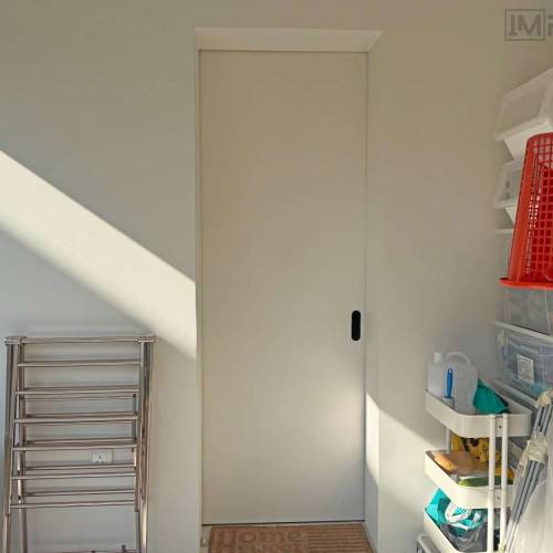 minimalsit pocket sliding door concealed track