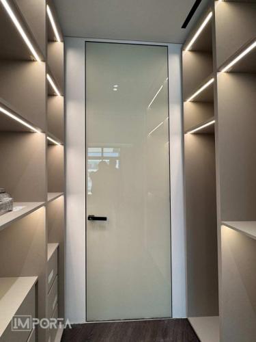 architectural-tempered-glass-hidden-doors-residential