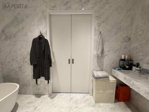 concealed bathroom pocket door uae