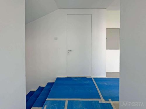 minimalist-white-concealed-door-system-uae