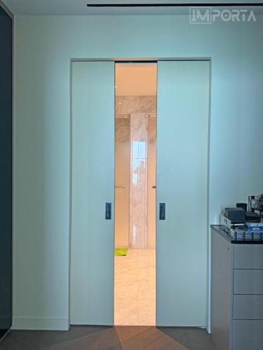 space-saving-bathroom-door-importa
