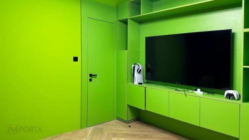 travertini luxury green flush door uae villa